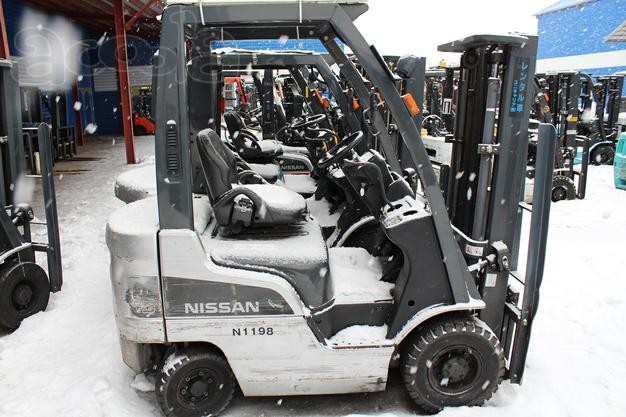 Вилочный погрузчик бензин Nissan LPL02A25J