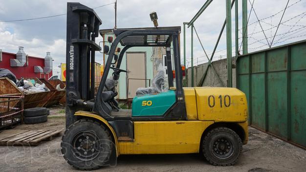 Вилочный погрузчик Komatsu FD50AT-7