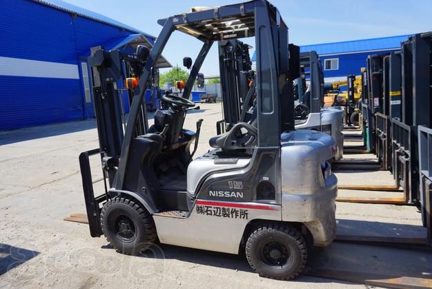Погрузчик вилочный бензин Nissan NL01M15