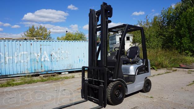 Автопогрузчик Nissan L01M10W