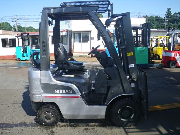 Бензиновый автопогрузчик Nissan P1F1A15D
