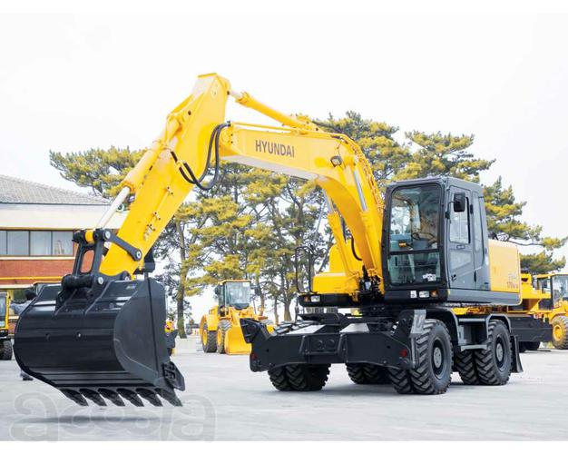 Аренда колёсного экскаватора JCB 175
