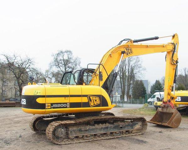 Гусеничный экскаватор JCB