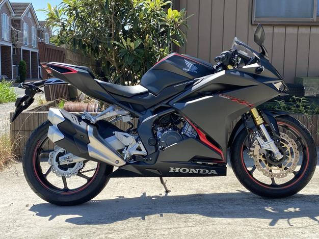 Мотоцикл спортбайк Honda CBR250RR рама MC51 модификация спортивный Super Sports гв 2020 пробег 279 км чёрный темно-серый металлик