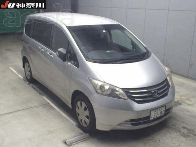 Минивэн 7 мест Honda Freed кузов GB3 модификация G Key Lift для пассажира колясочника гв 2011 пробег 81 т. км серебристый
