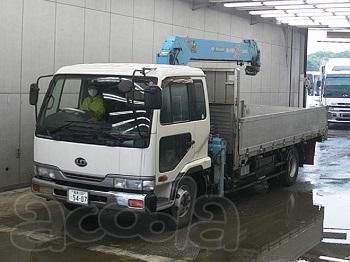 Nissan Condor бортовой с манипулятором