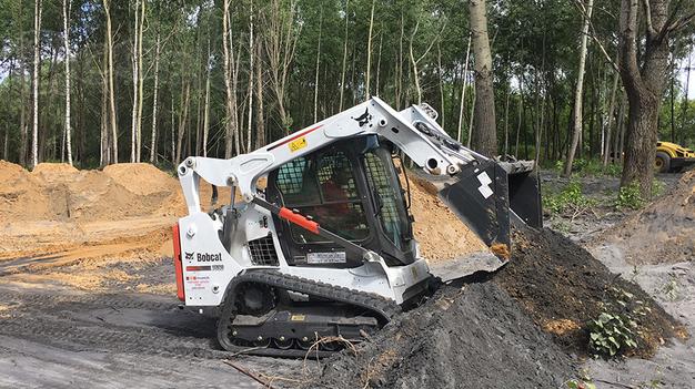 Аренда мини погрузчика Bobcat T590 гусеничный