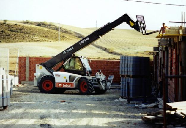 Сдам в аренду телескопический погрузчик Bobcat T40140