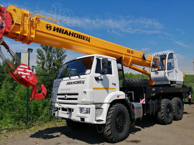 Автокран КС-45717К-3Р на шасси КАМАЗ 43118