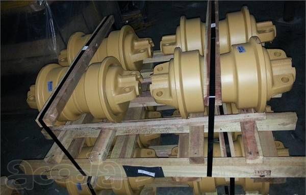 Каток опорный однобортный Komatsu D65E-12