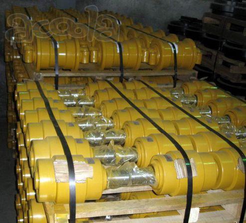 Каток поддерживающий Komatsu D155A-5