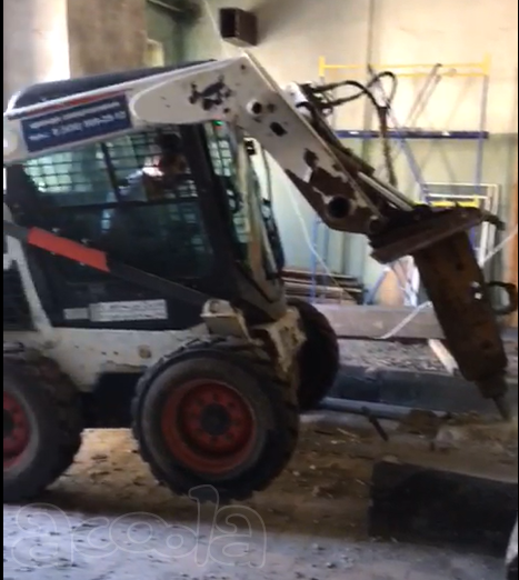 Аренда мини-погрузчика BobCat S175 с гидромолотом