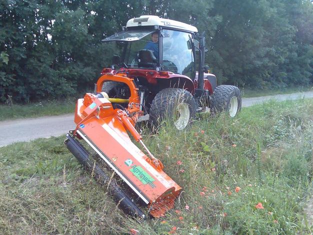 Косилка краевая для обочин AGRIMASTER FOX 210 Super
