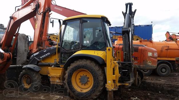 Экскаватор-погрузчик Volvo BL61B