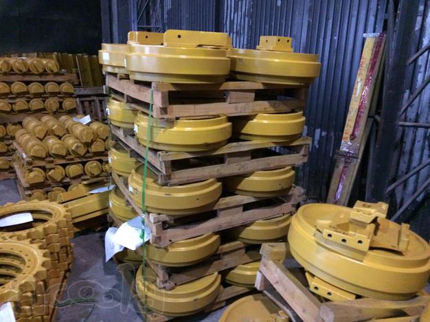 Колесо направляющее Komatsu D61EX-12, D61E-12, D61EX-15, D61PX-12, D61PX-15