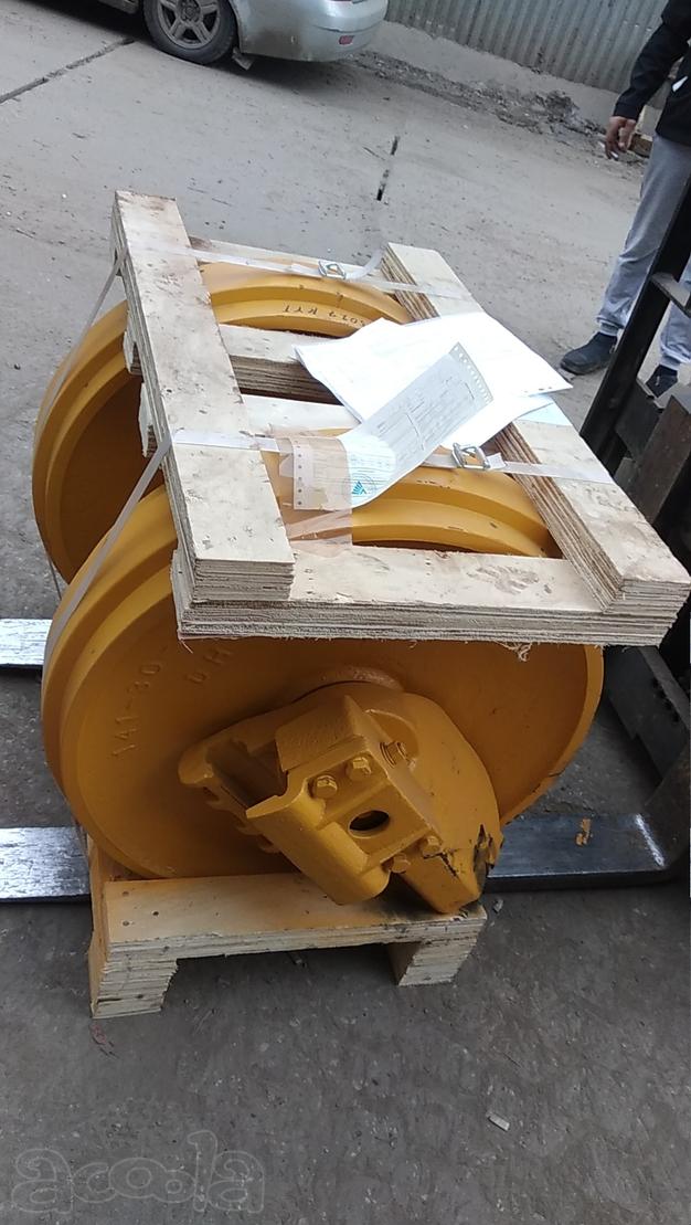 Колесо направляющее для Komatsu D85P-21