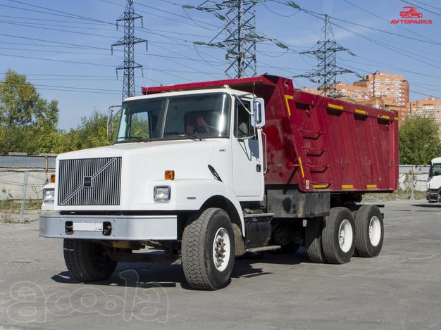 Самосвал Volvo WG-64