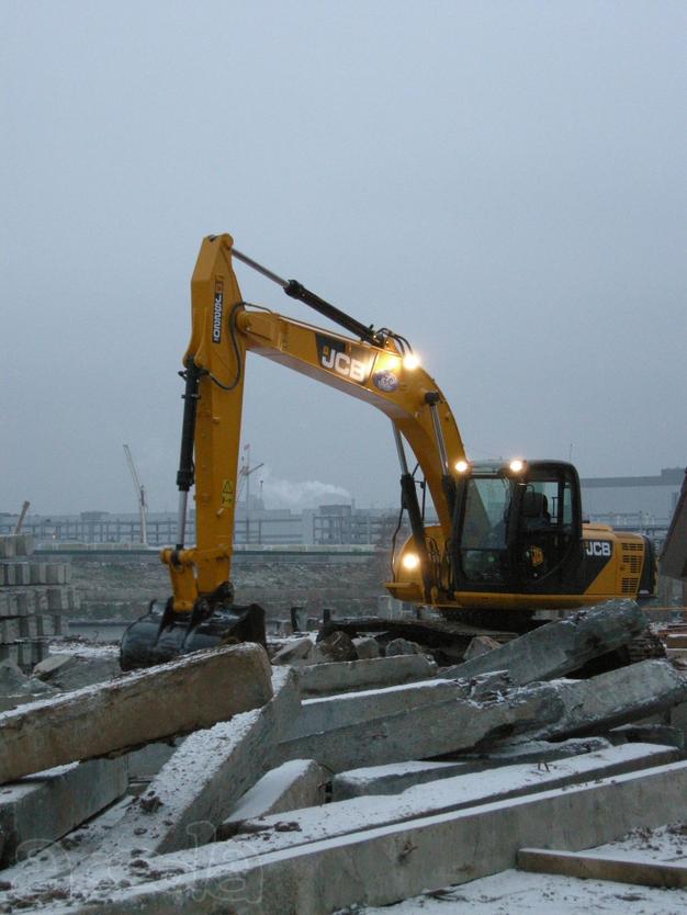 Сдается в аренду гусеничный экскаватор JCB 220.