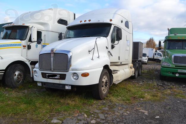 Седельный тягач Kenworth T2000.