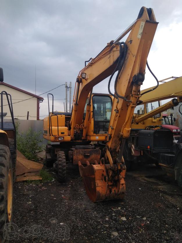 Экскаватор Hyundai Robex 140W-7