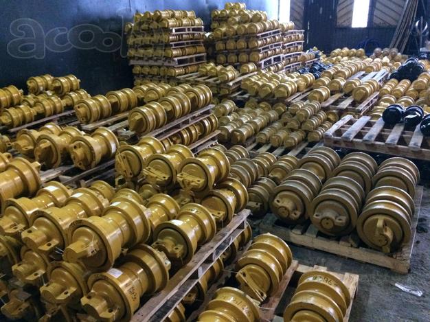 Каток поддерживающий Hitachi ZX200