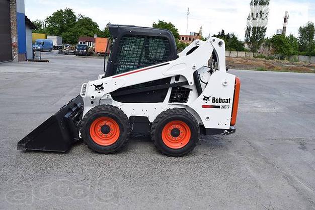 Мини-погрузчик BobKat 220