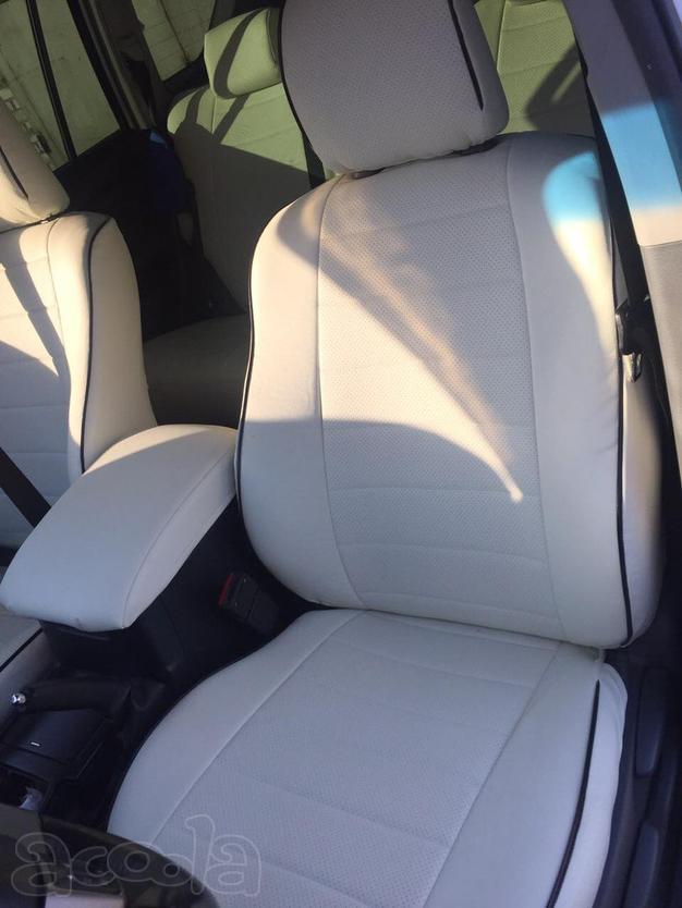 Модельные авточехы из экокожи на Toyota Landcruiser Prado 150 с 2010-н.в.