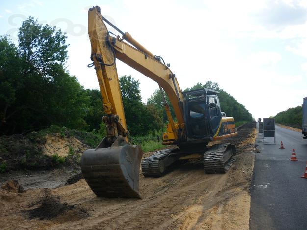 Экскаватор гусеничный полноповоротный JCB 260, есть гидромолот