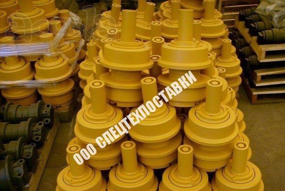 Каток опорный двубортный komatsu D65E12