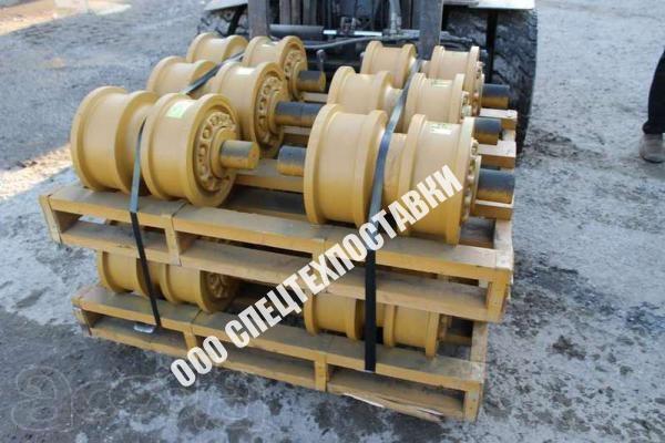Каток опорный однобортный komatsu D65E12