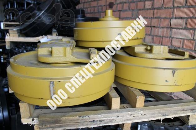 Направляющее колесо (ленивец)   Komatsu PC-400