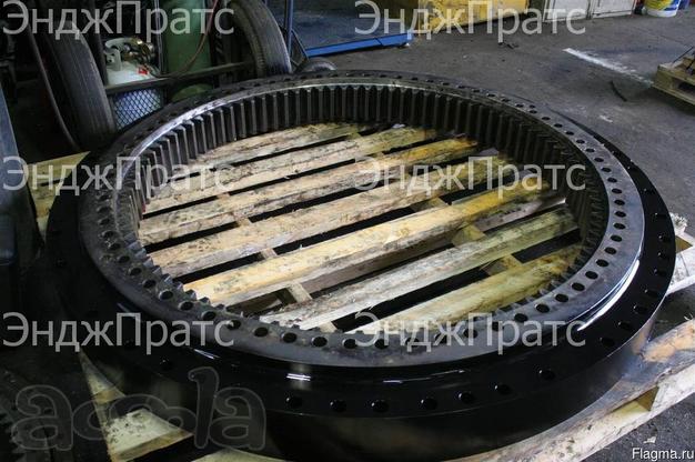 Поворотный круг komatsu PC220-7