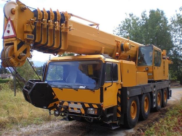 Автокран Liebherr LTM 1090 90т