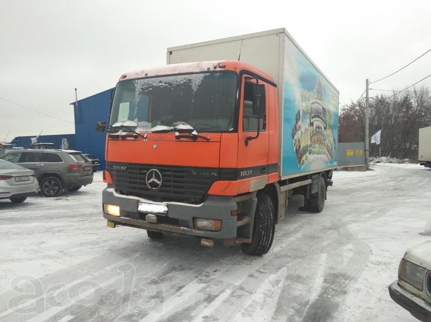 Грузовик фургон Mercedes-Benz Actros 1831L