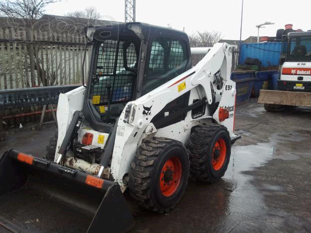 Аренда спецтехники. Услуги мини погрузчика bobcat, jcb москва и московская область