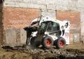 Аренда мини-погрузчика Бобкэт S175 с гидромолотом