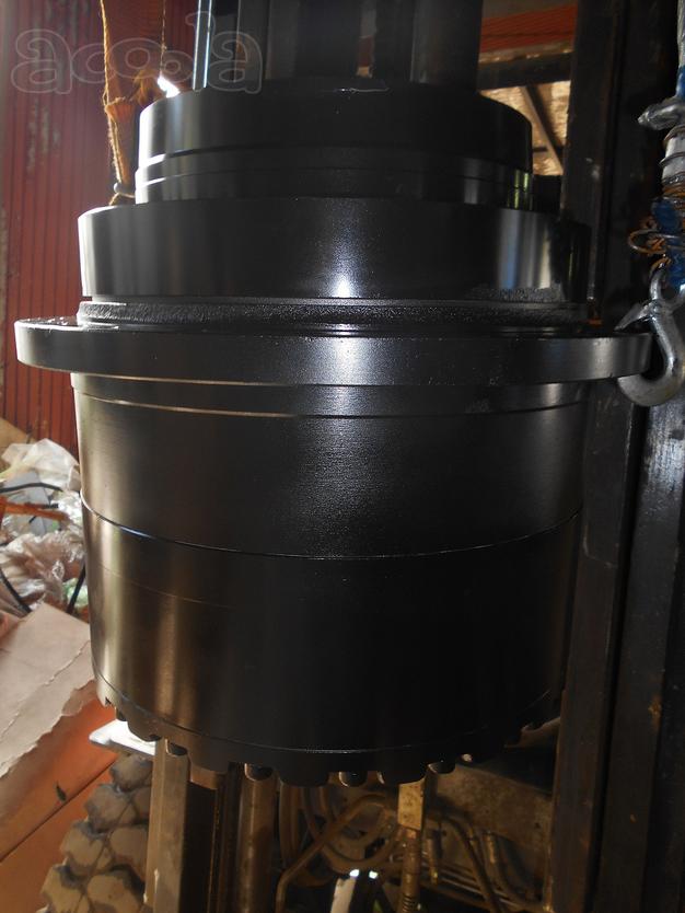 Редуктор хода без мотора 708-8F-00060  Komatsui: PC200-6; PC-210-6K