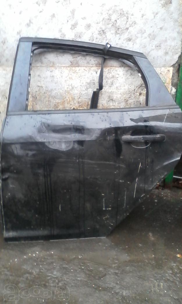 Дверь со стеклом Ford Focus I
