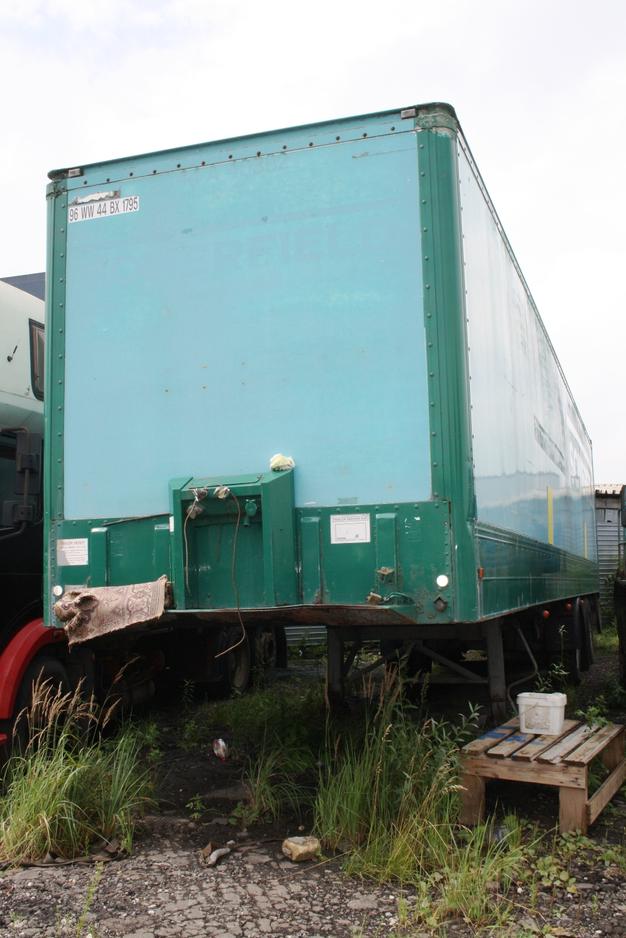 Полуприцеп Montracon фургон
