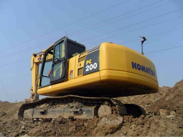Аренда гусеничного экскаватора KOMATSU PC200