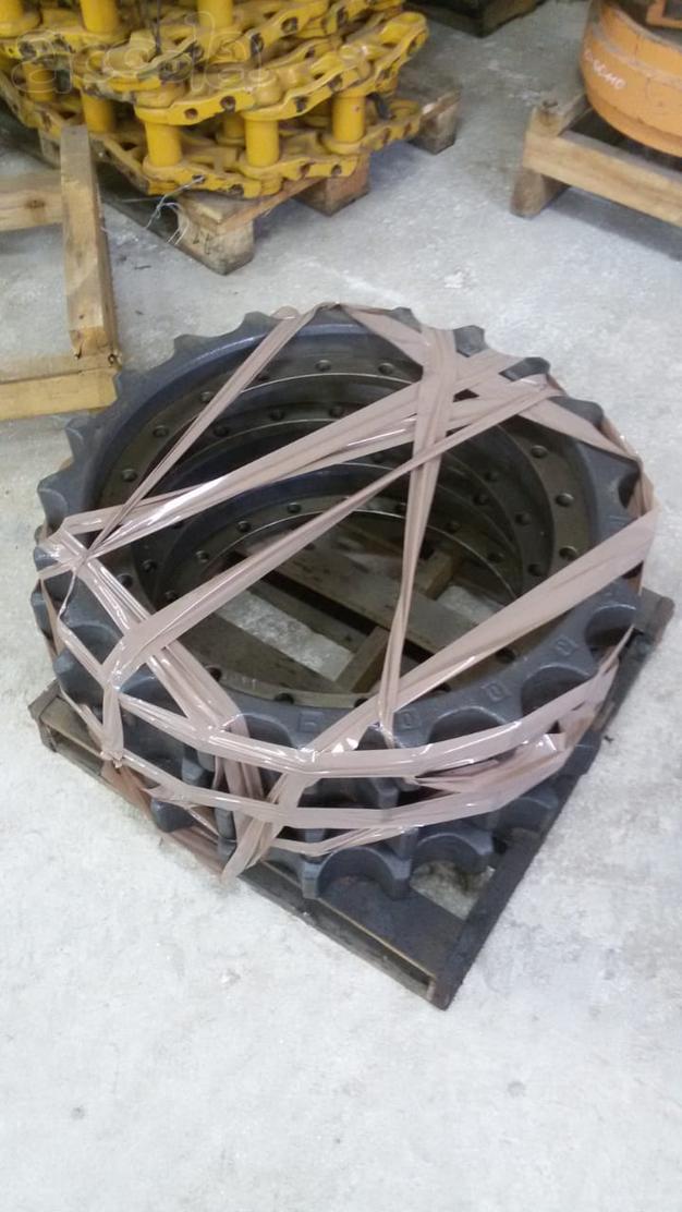 Звёздочка Komatsu PC300