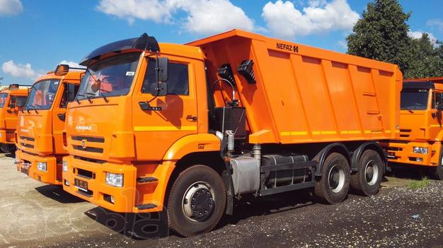 Самосвал КАМАЗ 6520-43