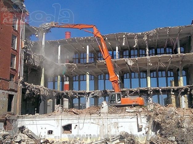 Экскаватор разрушитель для сноса зданий и сооружений