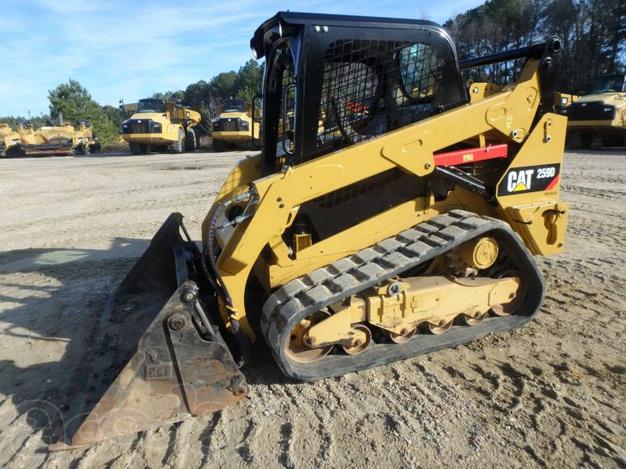 Гусеничный мини погрузчик Caterpillar 259d сдам в аренду
