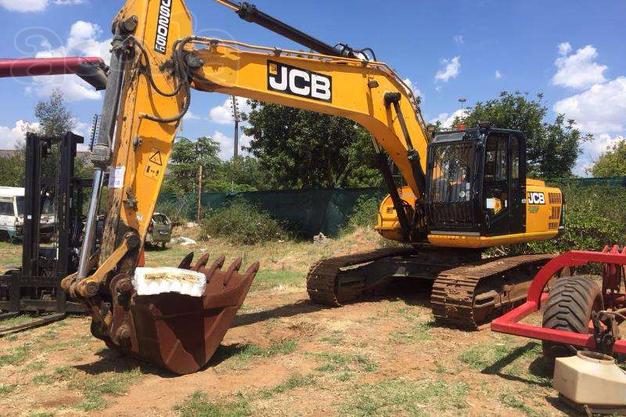 Экскаватор гусеничный JCB JS205 в аренду