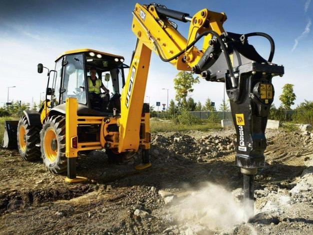 JCB с гидромолотом