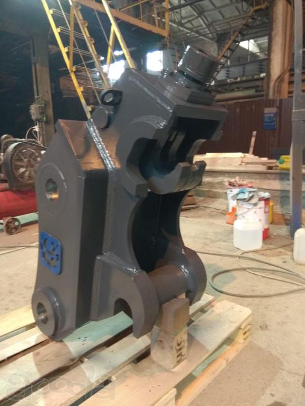 Квик-каплер (быстосъём механический) на Hyundai R250LC-7