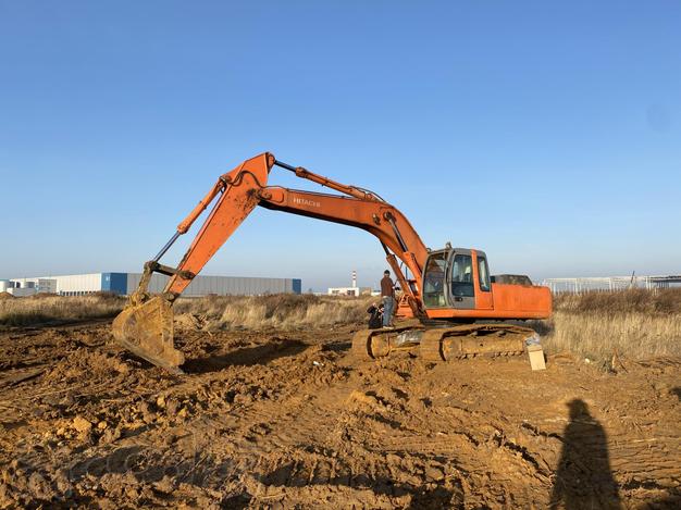Сдам в аренду гусеничный экскаватор Hitachi 330