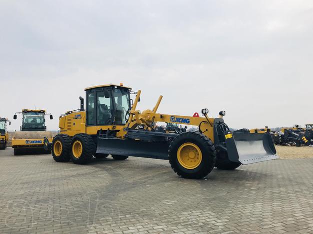 Автогрейдер XCMG GR180