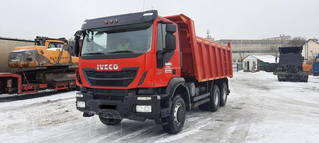 Самосвал Iveco Trakker